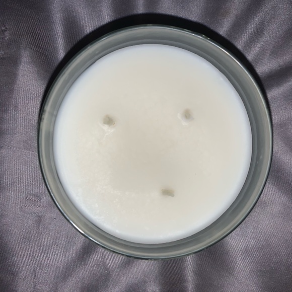 Bath & Body Works Cookies For Santa White Barn 14.5oz  3-Wick Candles - Picture 3 of 4